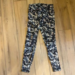 Lululemon size 8 leggings
